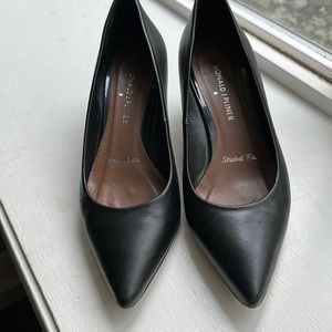 Donald Pliner black leather kitty heel